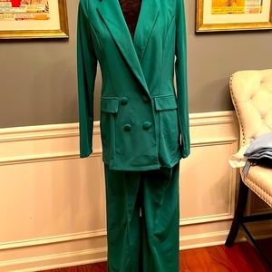 Fashion nova size M. 2 piece green blazer and wide leg pants